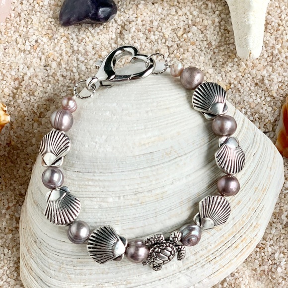Sea Shell & Sea Turtle Heart Clasp Bracelet - Heart of the Sea - Picture 2 of 5